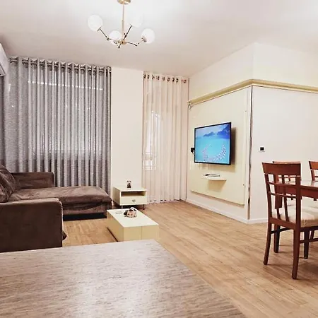 Discover From Our 3-room With Free Parking-komuna E Parisit Apartamento