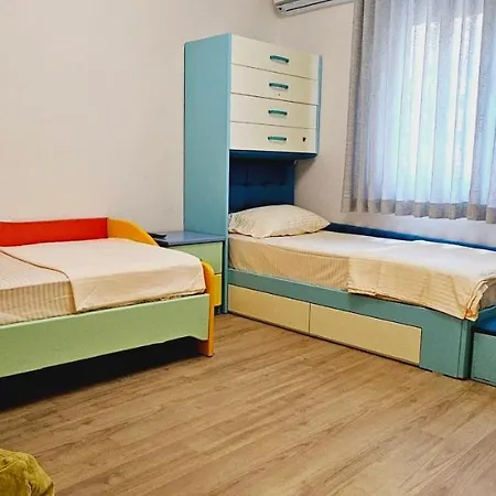 Appartamento Discover From Our 3-room With Free Parking-komuna E Parisit *