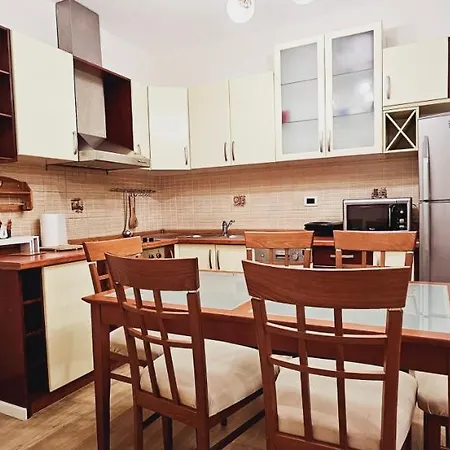 Apartamento Discover From Our 3-room With Free Parking-komuna E Parisit