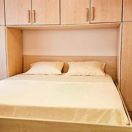 Discover From Our 3-room With Free Parking-komuna E Parisit Tirana