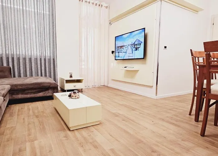 Appartamento Discover From Our 3-room With Free Parking-komuna E Parisit Tirana