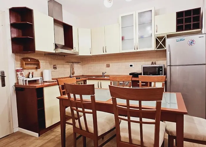 Appartamento Discover From Our 3-room With Free Parking-komuna E Parisit