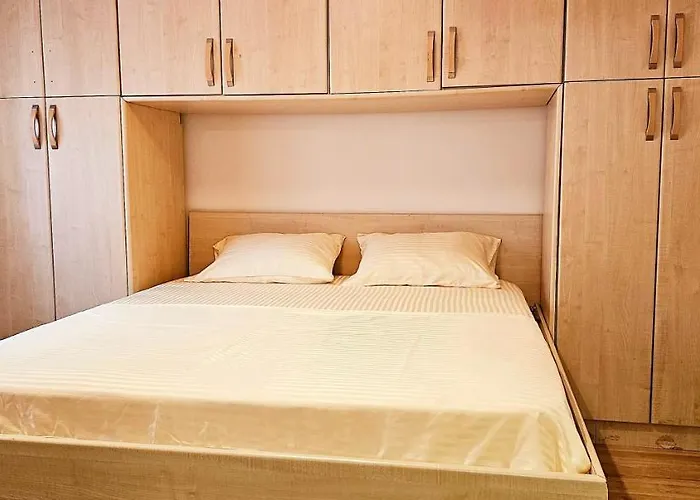 Discover From Our 3-room With Free Parking-komuna E Parisit Tirana